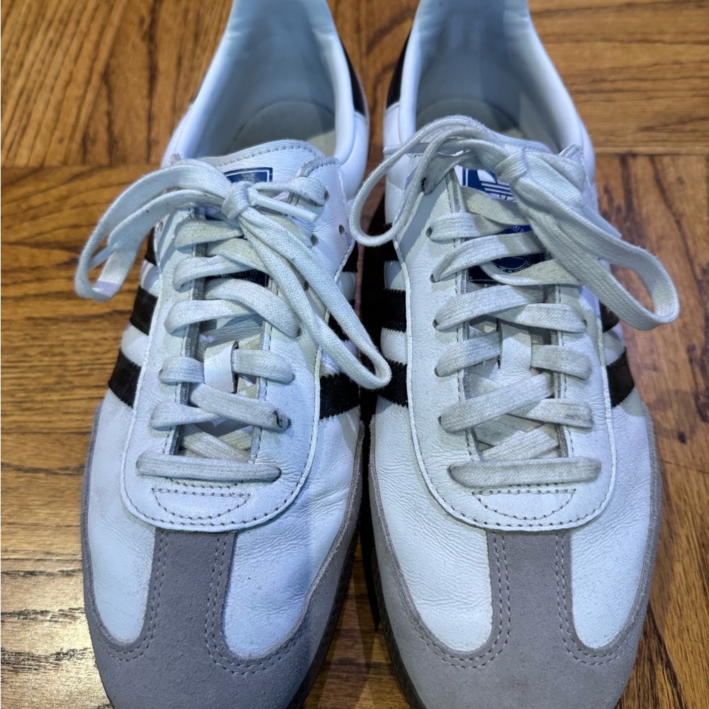 Adidas Sambas OG White and Black Sneakers (womens sz 11/mens sz 10)